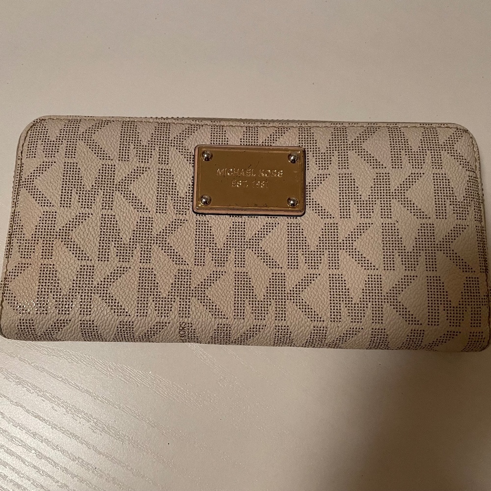 Michael Kors - Jet set travel large logo wallet